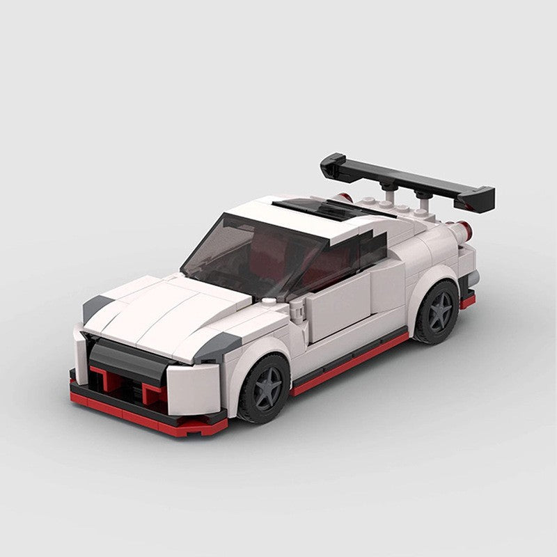 "Nisanas gtr'as baltas" Konstruktorius