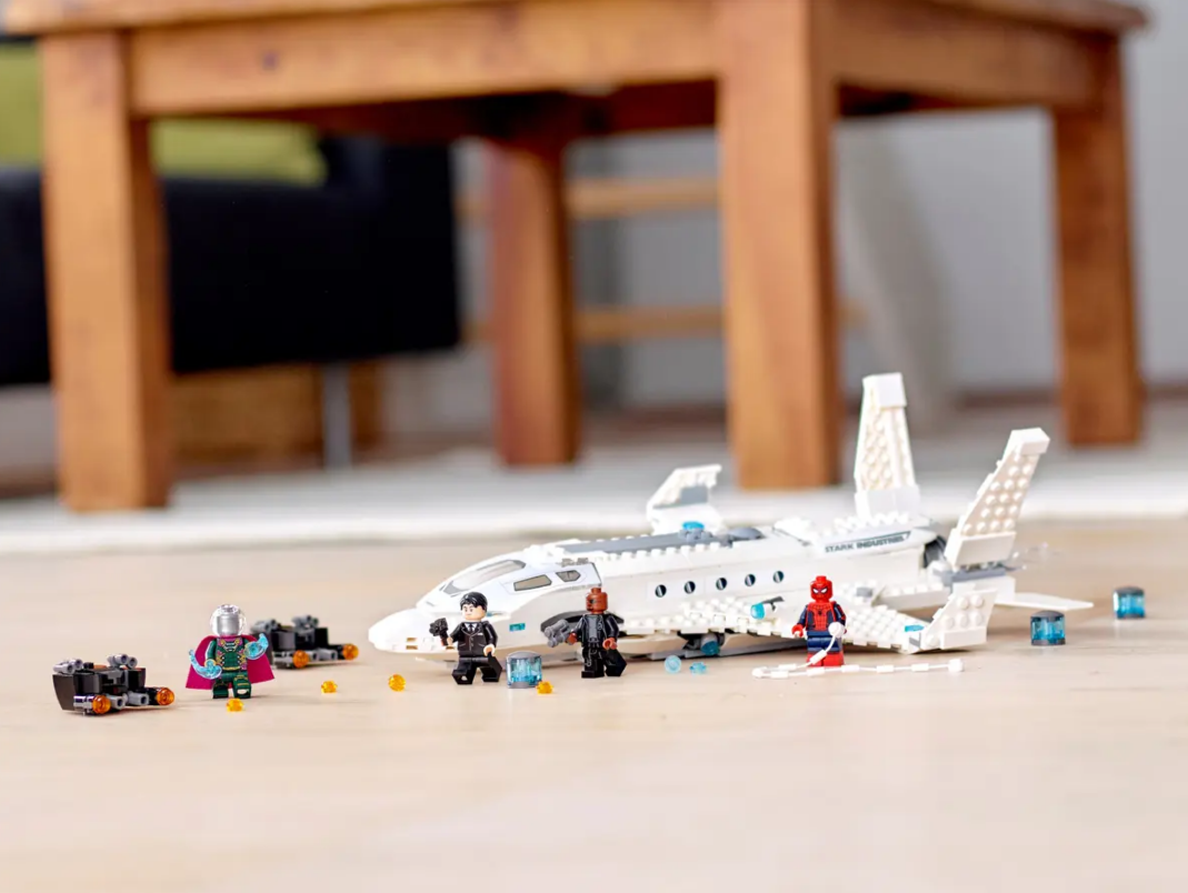 "Starko reaktyvinis lėktuvas ir dronų puolimas" Konstruktorius