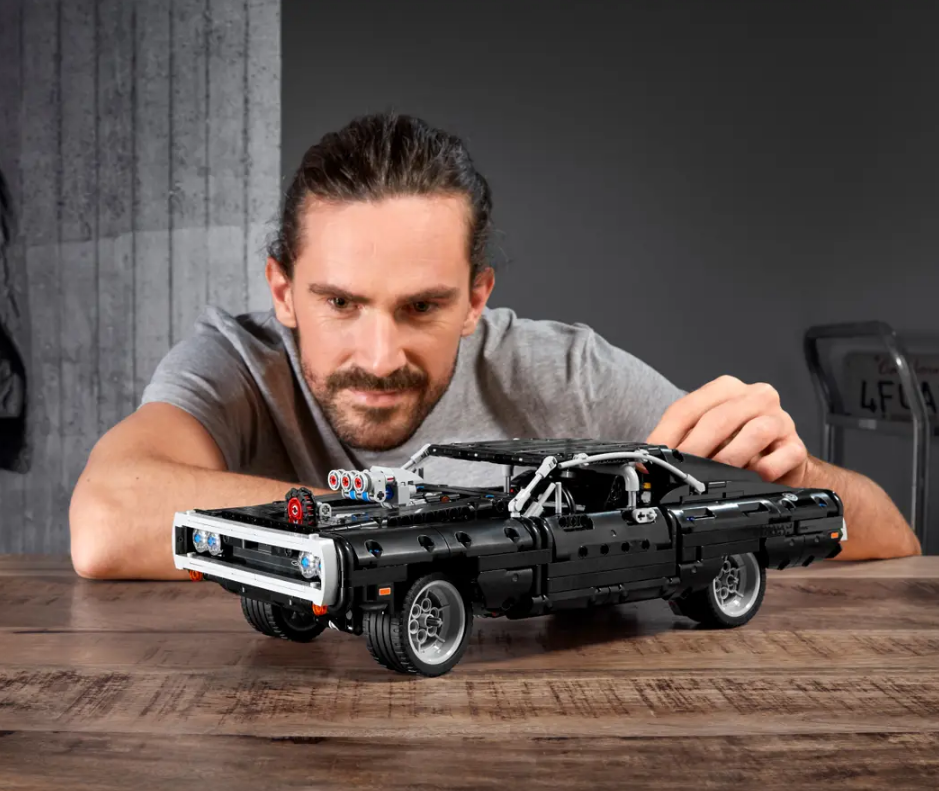 "Greiti ir įsiutę: Dom's Dodge Charger" Konstruktorius