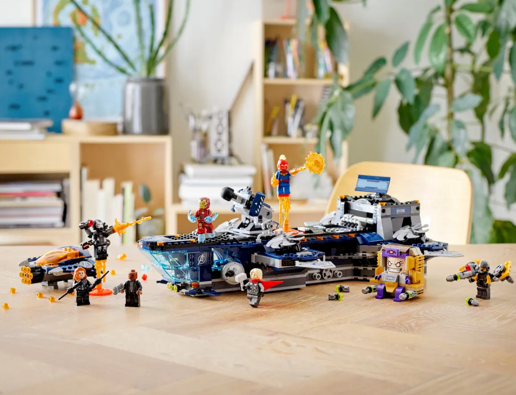 "Keršytojų sraigtasparnis nešėjas" Konstruktorius