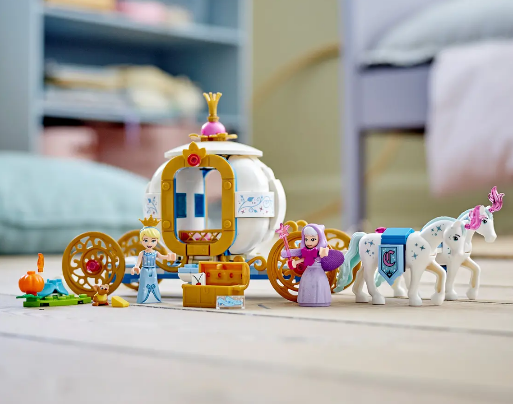 "Princess Pelenės karališkoji karieta" Konstruktorius