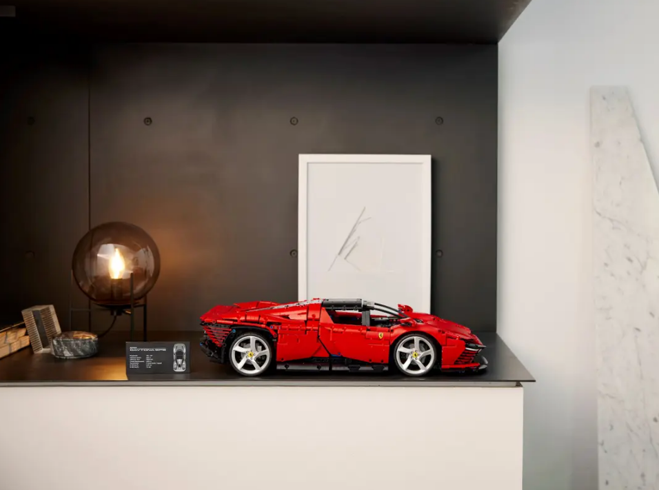 "Ferraris DaytonaSP3" Konstruktorius