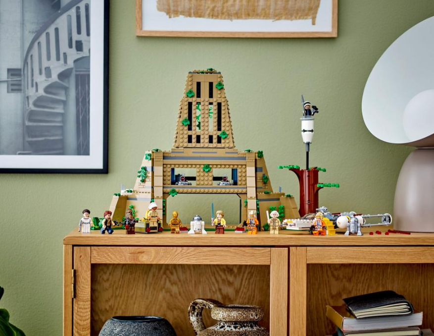 "Sukilėlių bazė Javinas 4" Konstruktorius