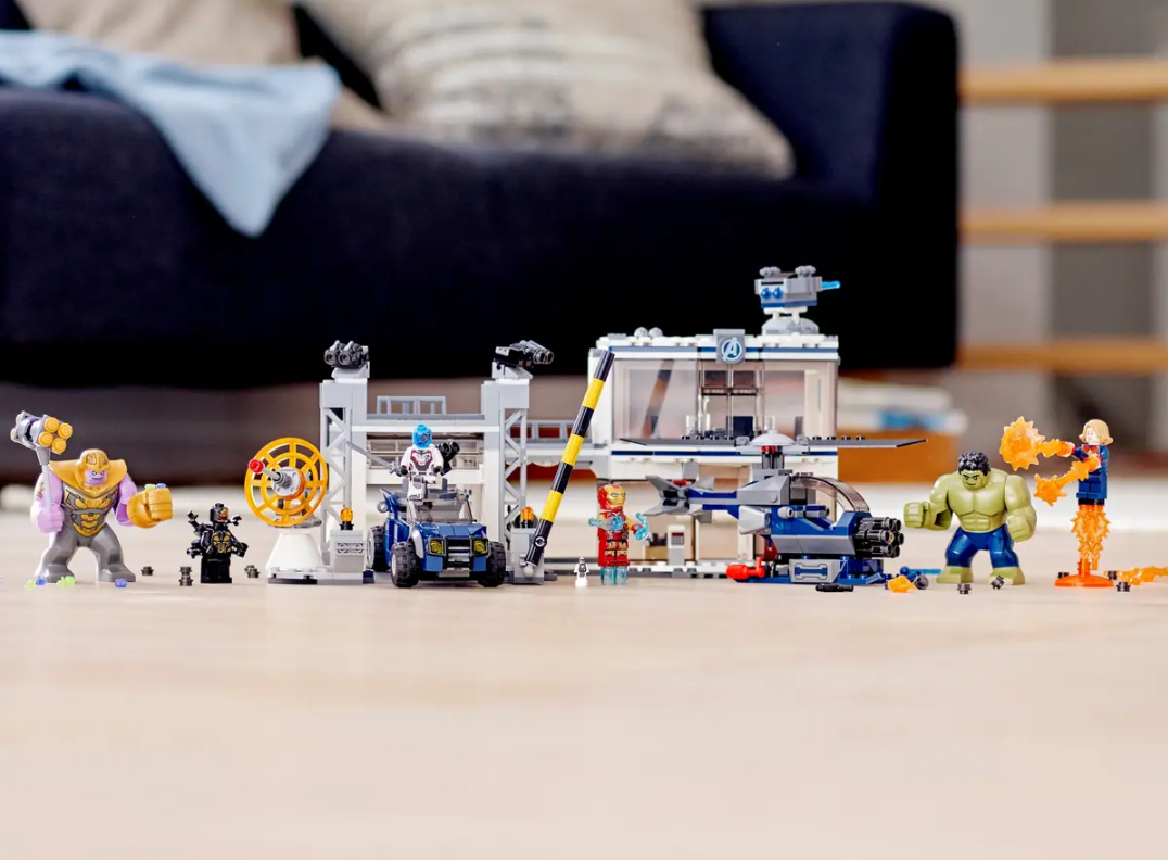 "Mūšis Keršytojų stovykloje" Konstruktorius